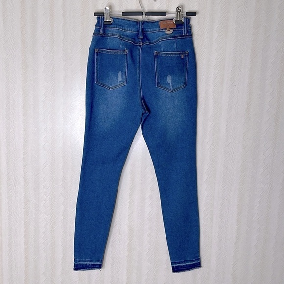 💙 BOOHOO Distressed Jeans Size 7 - Picture 3 of 5